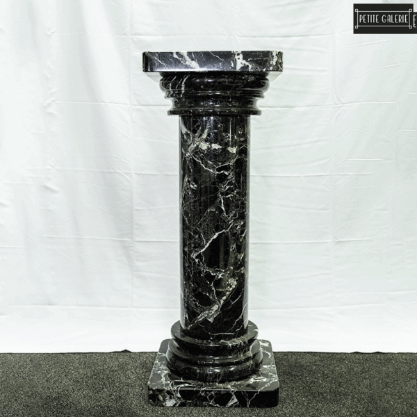 MAGNIFICENT BLACK MARBLE STAND