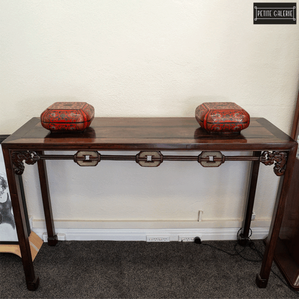 VERY RARE JADE TABLE