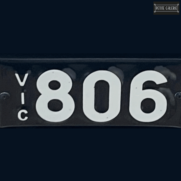 806